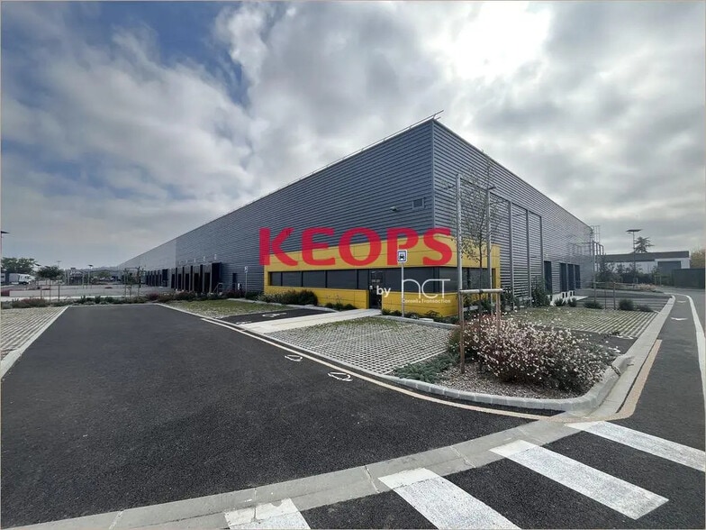 Flex in Toulouse for lease - Building Photo - Image 2 of 8
