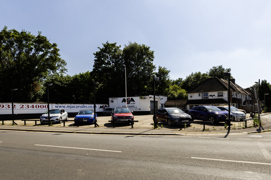 1 Cleveland Close, Walton On Thames for sale - Primary Photo - Image 1 of 1