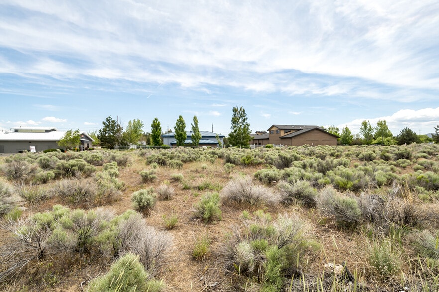 63720 & 63702 Clausen, Bend, OR for sale - Building Photo - Image 3 of 8