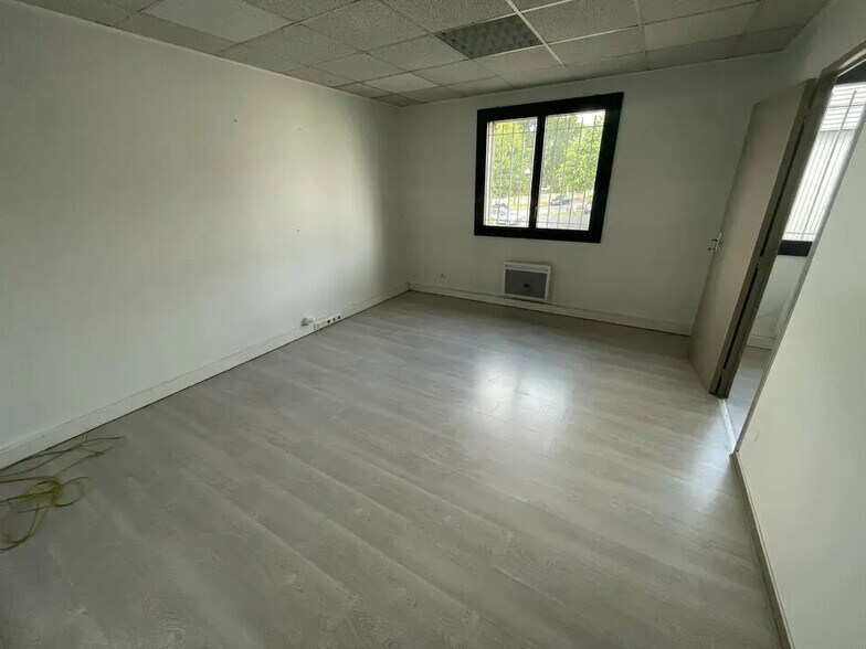 Industrial in Carquefou for lease - Building Photo - Image 3 of 8