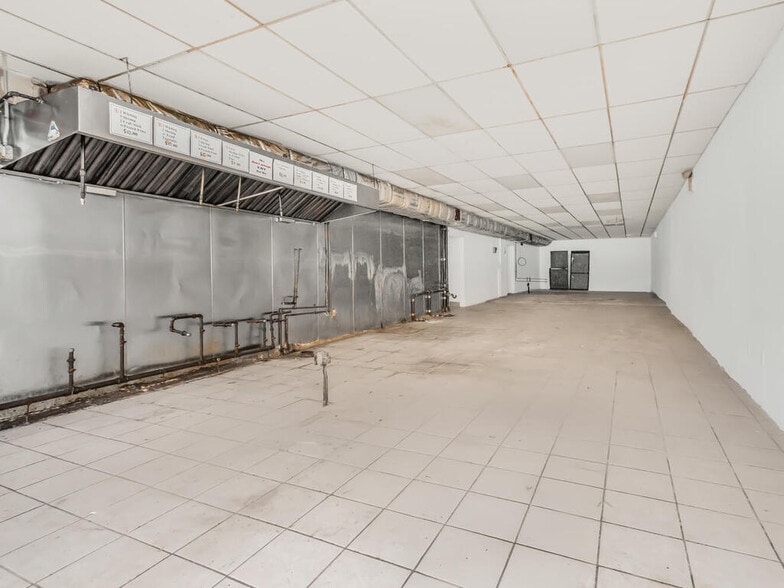 12 W 183rd St, Bronx, NY for lease - Building Photo - Image 2 of 10