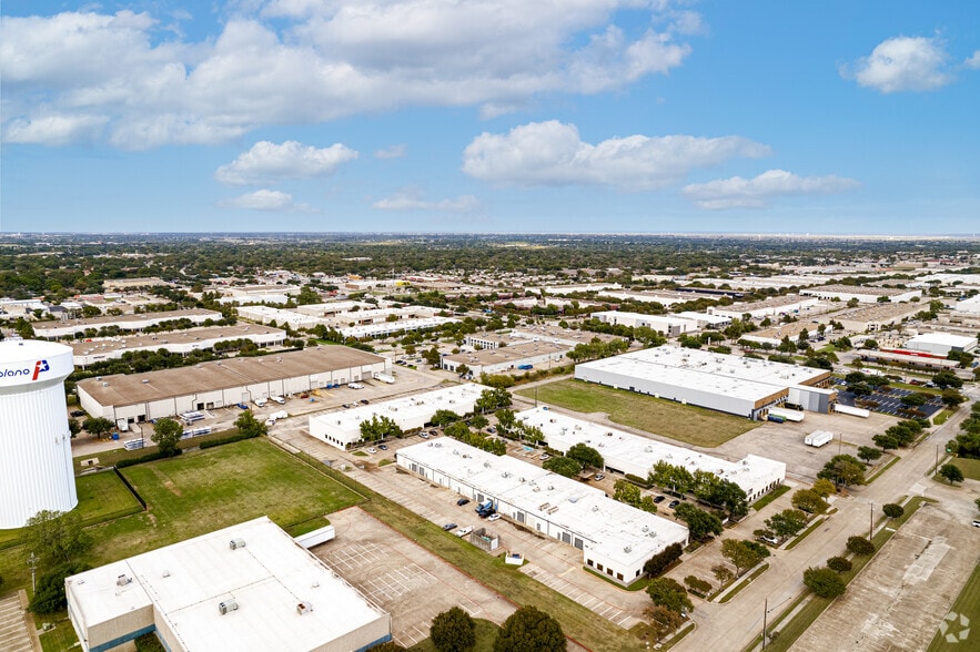 1865 Summit Ave, Plano, TX for lease - Aerial - Image 2 of 8