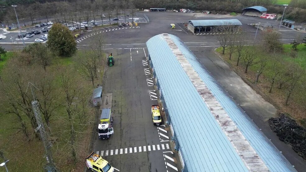 Flex in Montaigu-Vendée for sale - Building Photo - Image 2 of 8