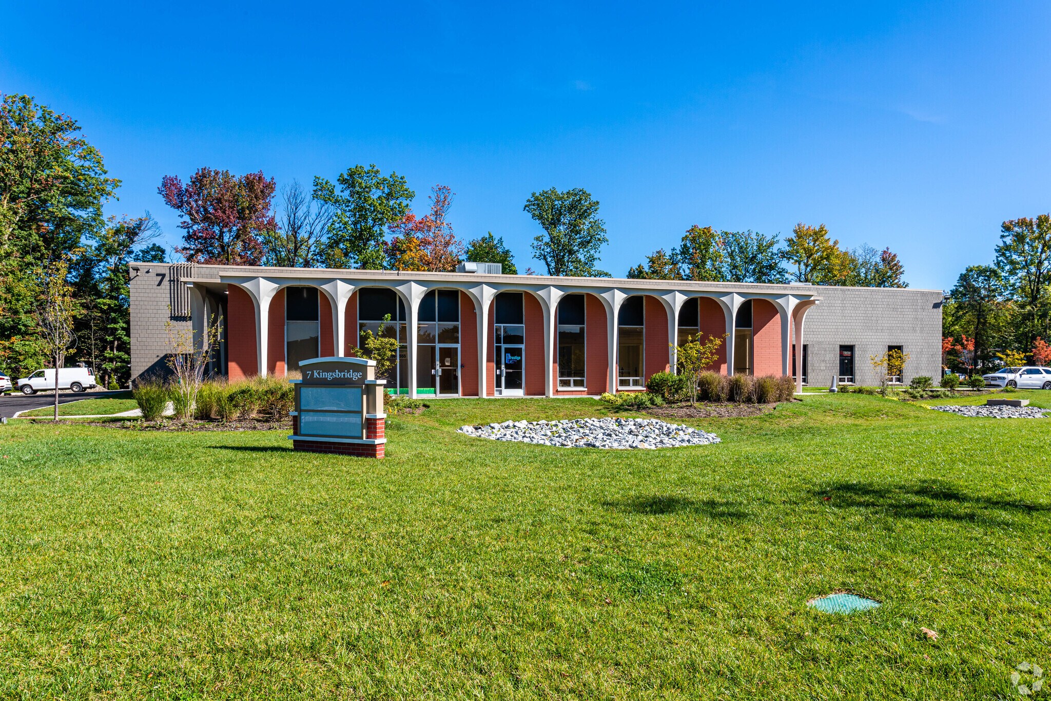 7 Kingsbridge Rd, Fairfield, NJ 07004 Flex for Lease