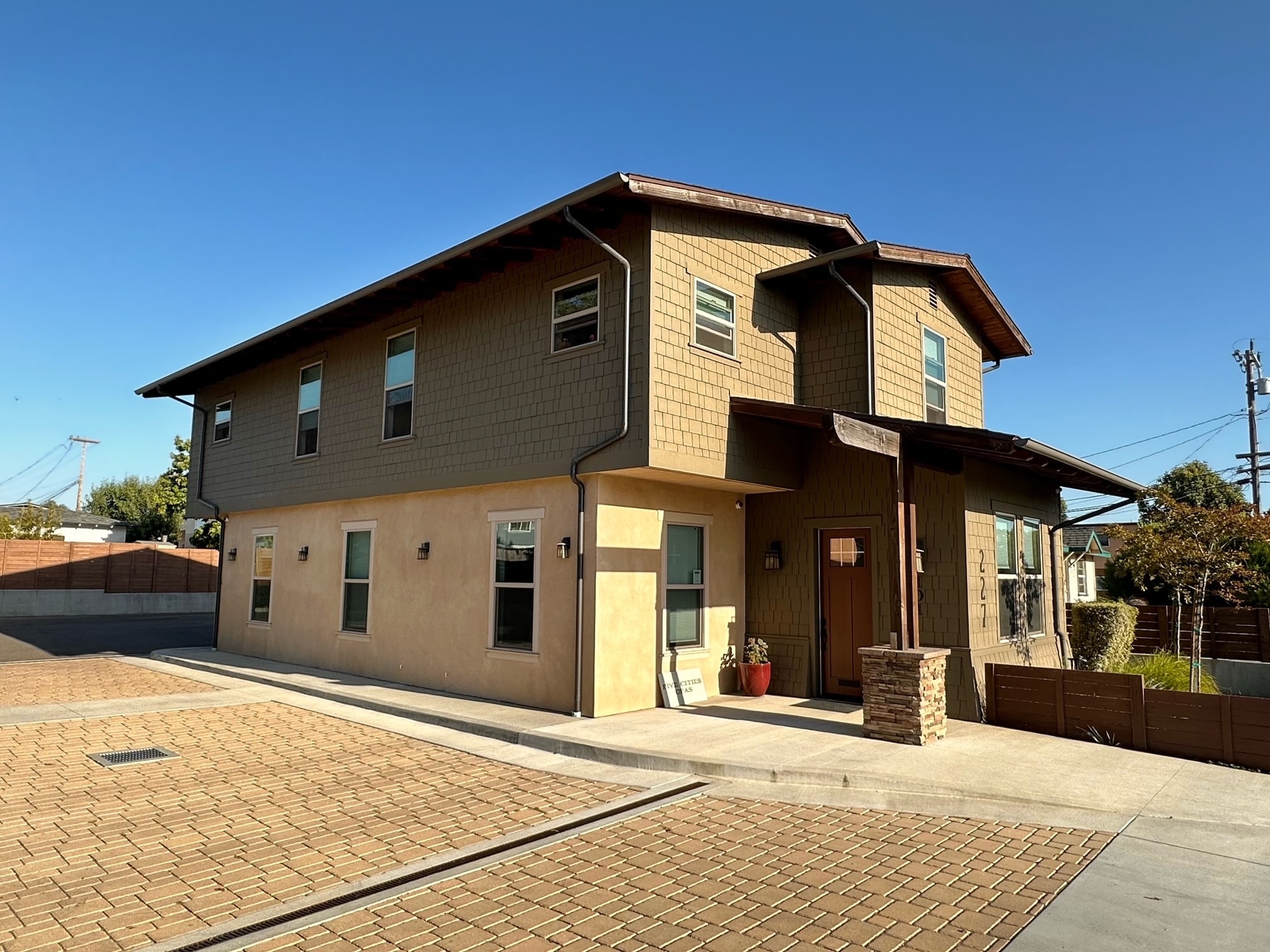 227 S Halcyon Rd, Arroyo Grande, CA 93420