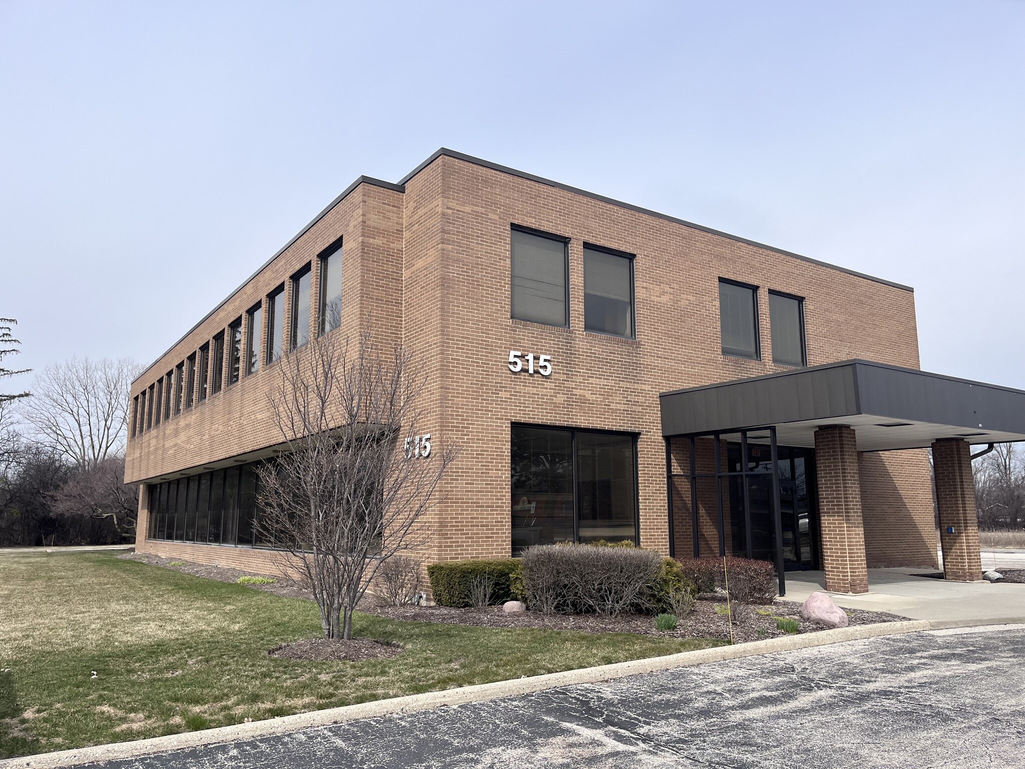 515 W Irving Park Rd, Itasca, IL for lease Primary Photo- Image 1 of 3