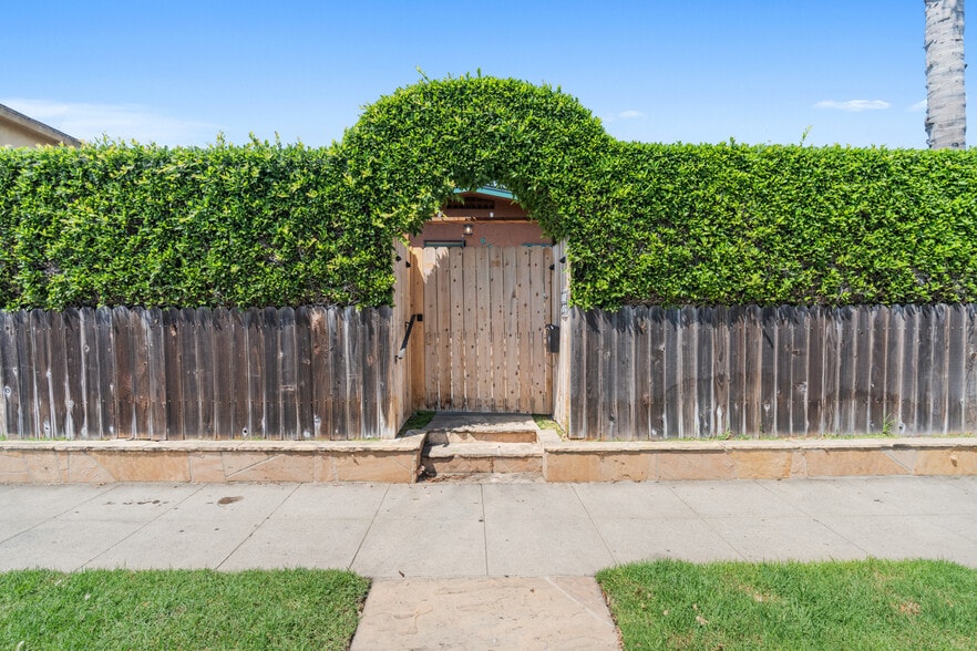 659 Vernon Ave, Venice, CA for sale - Building Photo - Image 3 of 10