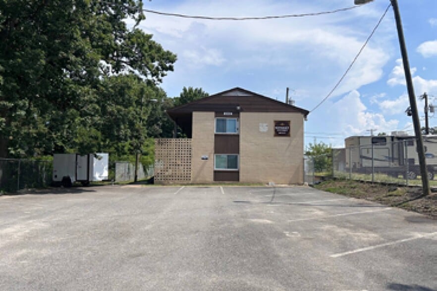 600 74th St, Newport News, VA for sale - Building Photo - Image 3 of 9