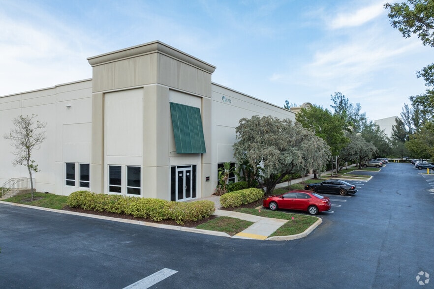1750 NW 15th Ave, Pompano Beach, FL for sale - Primary Photo - Image 1 of 1