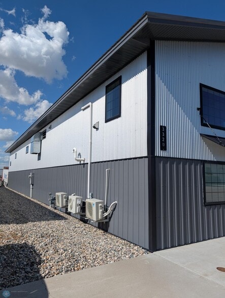 3320 39th St S, Fargo, ND for sale - Building Photo - Image 3 of 13
