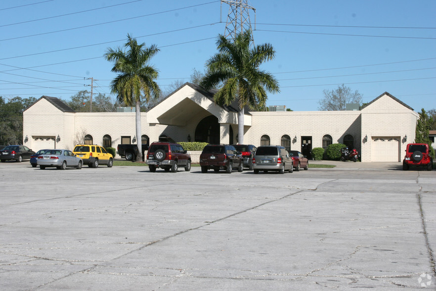 1501 Lake Ave SE, Largo, FL for lease - Building Photo - Image 3 of 4