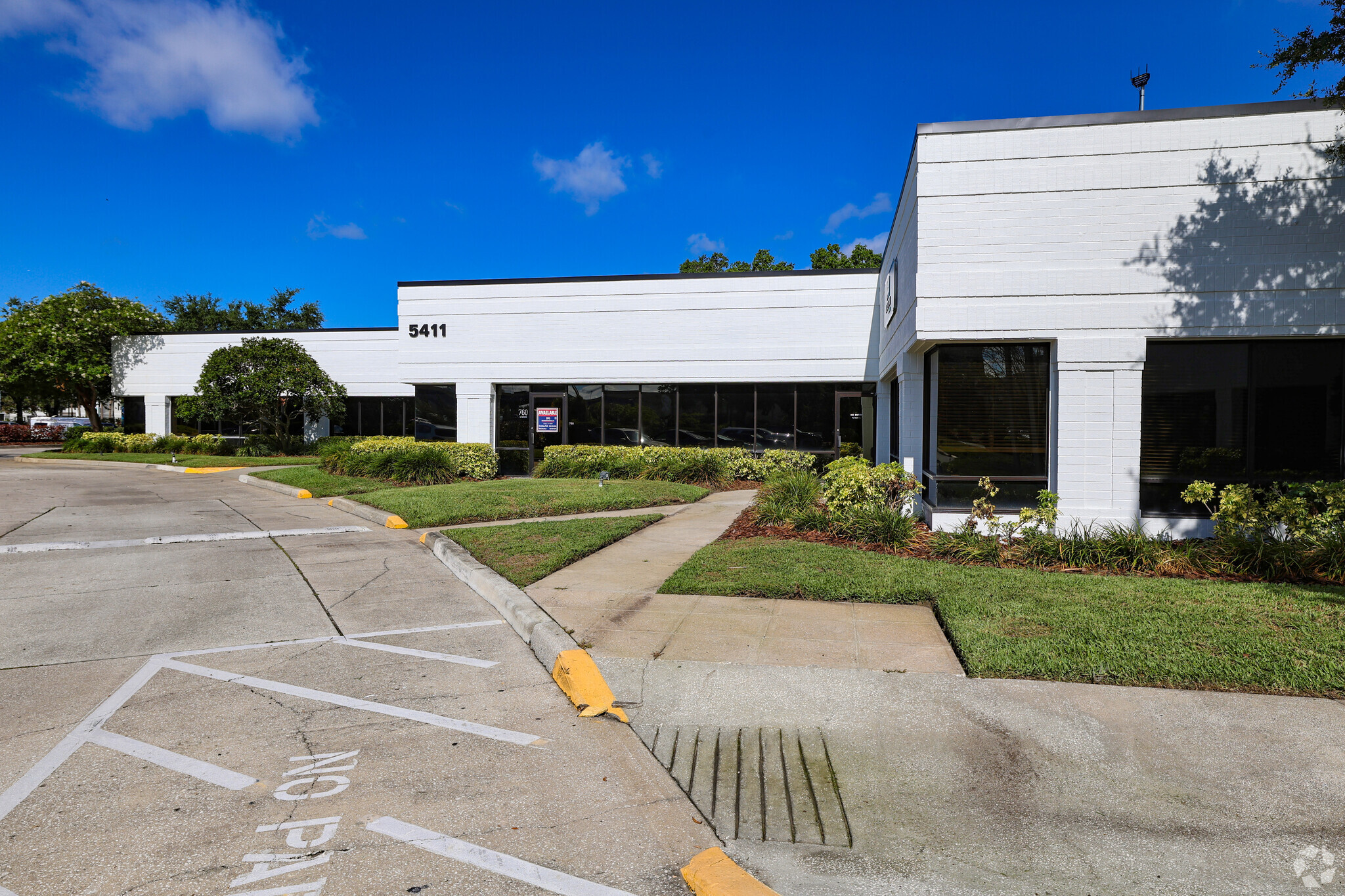 5411 Beaumont Center Blvd, Tampa, FL for lease Building Photo- Image 1 of 2