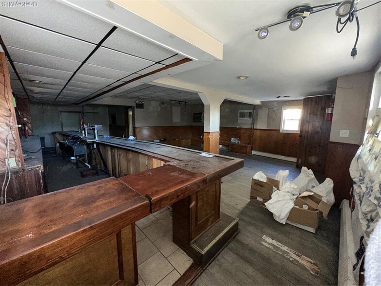 205 Sheridan Blvd, Inwood, NY for lease - Interior Photo - Image 2 of 9