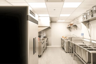 2352 S Sepulveda Blvd, Los Angeles, CA for lease Interior Photo- Image 2 of 5