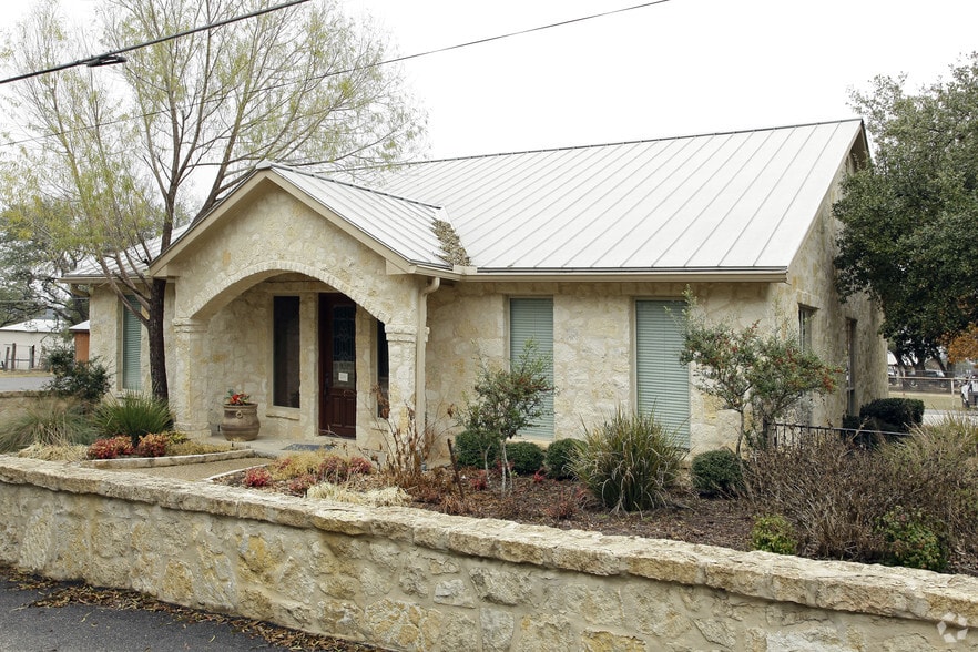 10004 Johns Rd, Boerne, TX for lease - Building Photo - Image 2 of 7