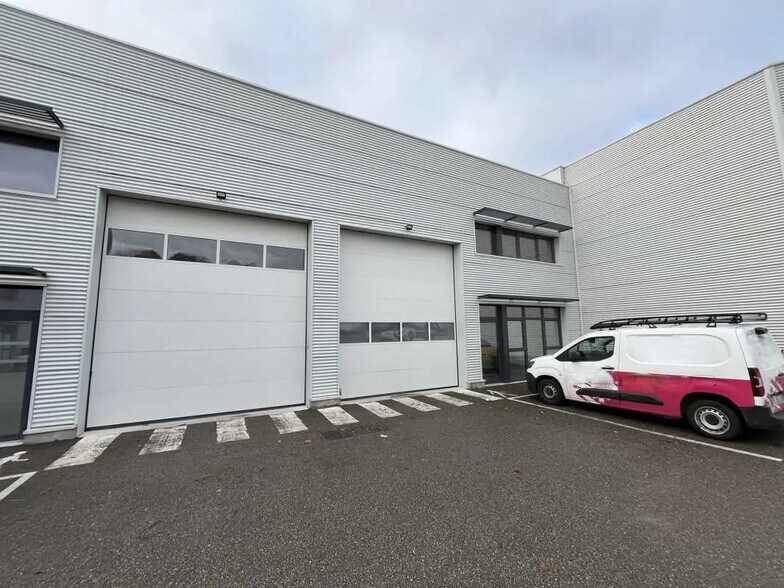 44 Rue De L'Avenir, Genas for lease - Building Photo - Image 2 of 14