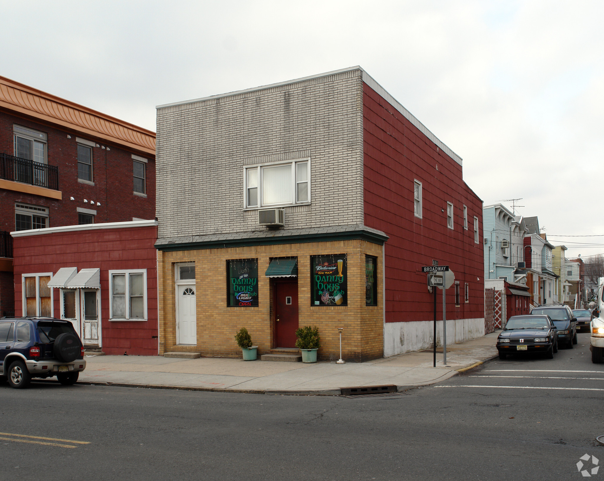 263 Broadway, Bayonne, NJ for lease Primary Photo- Image 1 of 3