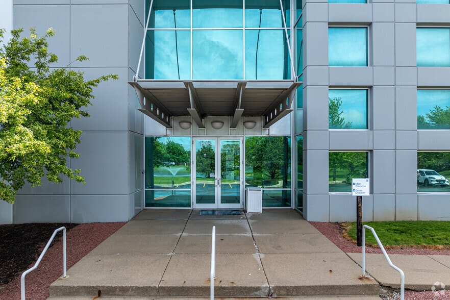 1290 Remington Blvd, Bolingbrook, IL for lease - Building Photo - Image 2 of 5