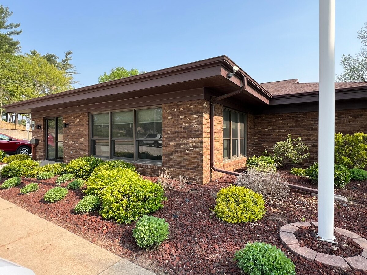 310 N Olk St, Hortonville, WI 54944 Former Medical Office for Sale