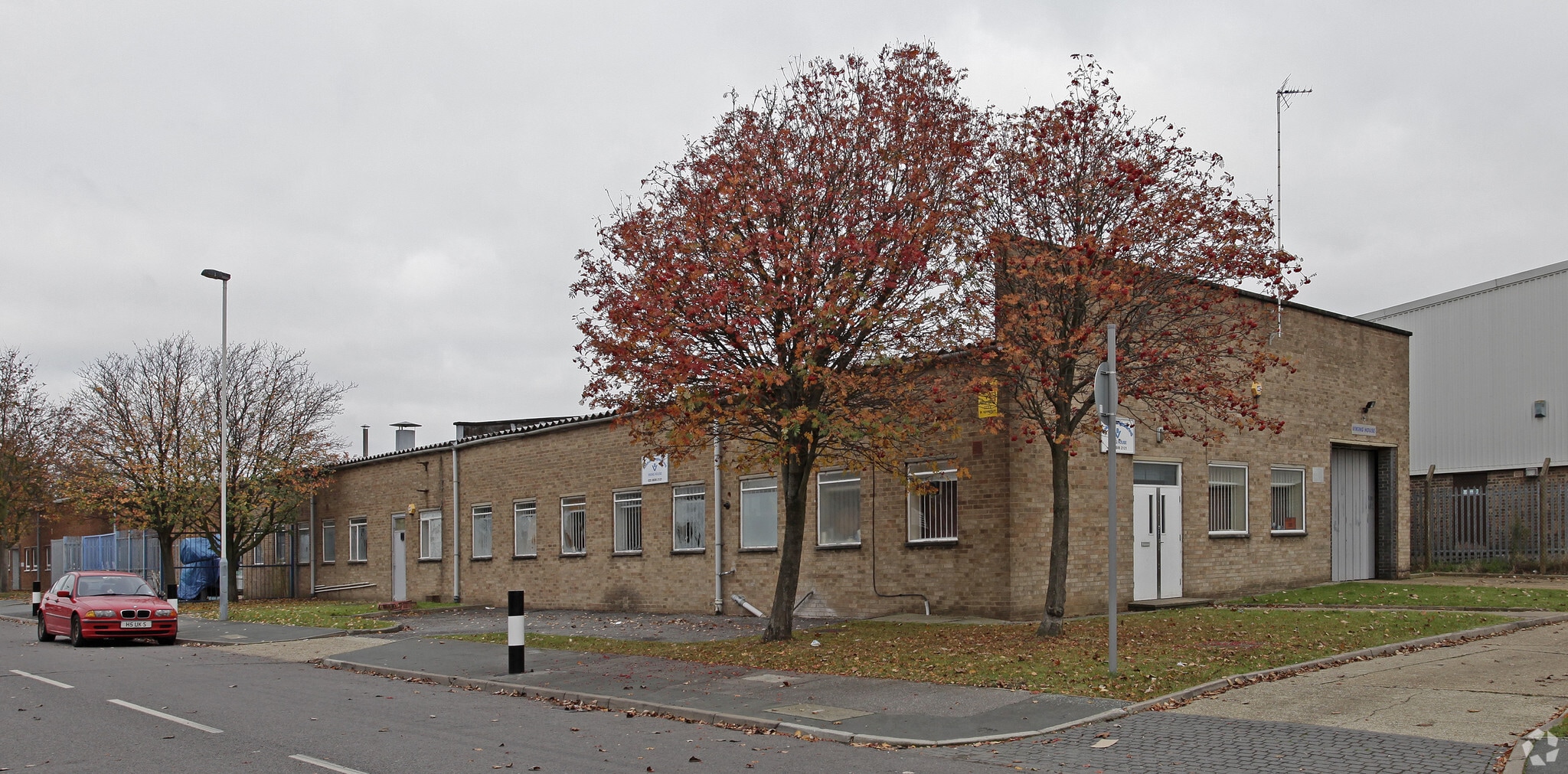 Pasadena Clos, Hayes for sale Primary Photo- Image 1 of 1