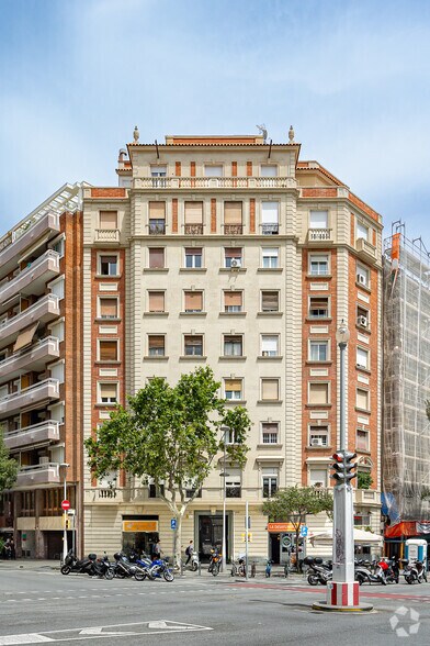 Retail in Barcelona, Barcelona for lease - Primary Photo - Image 1 of 1