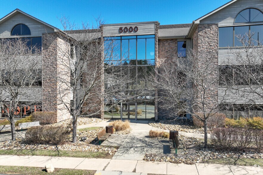 5000 Stonewood Dr, Wexford, PA for sale - Building Photo - Image 3 of 20