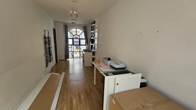 Duke St, Dartmouth for lease Interior Photo- Image 2 of 3