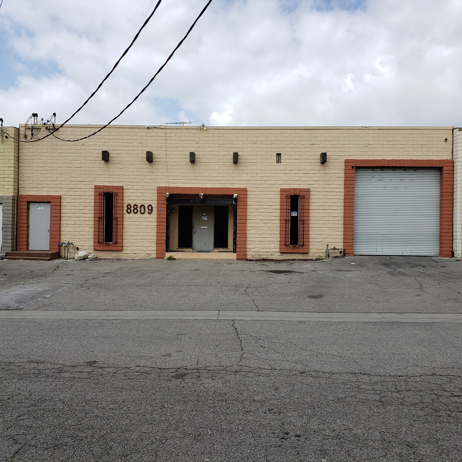 8809 Shirley Ave, Northridge, CA for lease Building Photo- Image 1 of 6