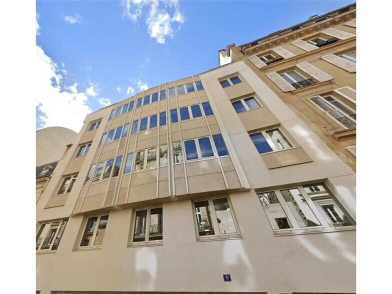 11 Rue Galvani, Paris for lease - Building Photo - Image 1 of 20