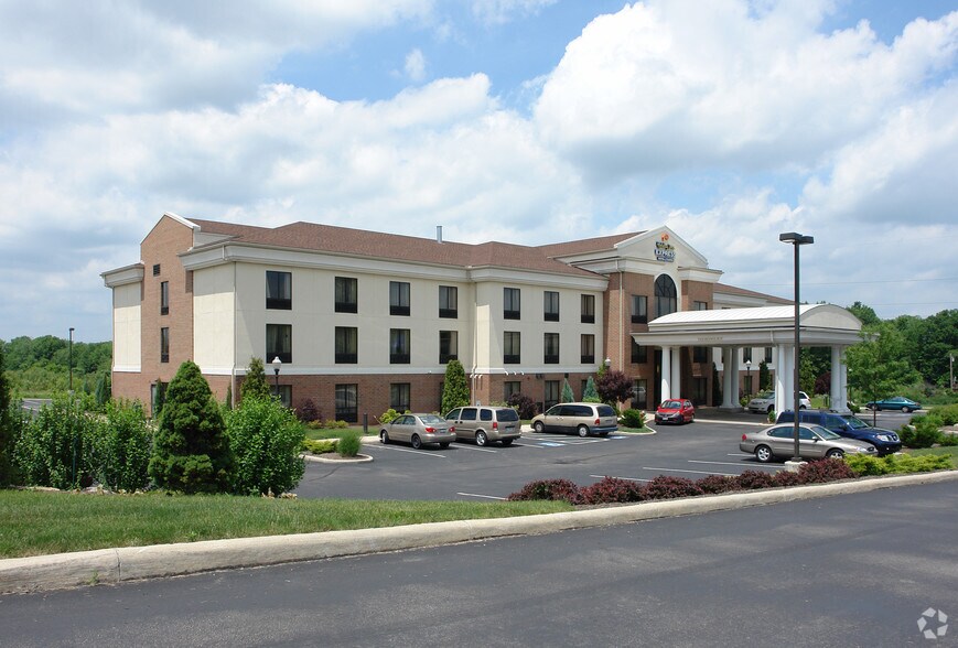 1215 Sanctuary View Dr, Kent, OH for sale - Primary Photo - Image 1 of 1