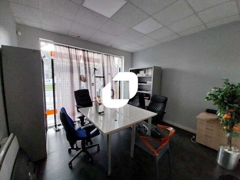 Flex in Bordeaux for lease - Interior Photo - Image 2 of 16