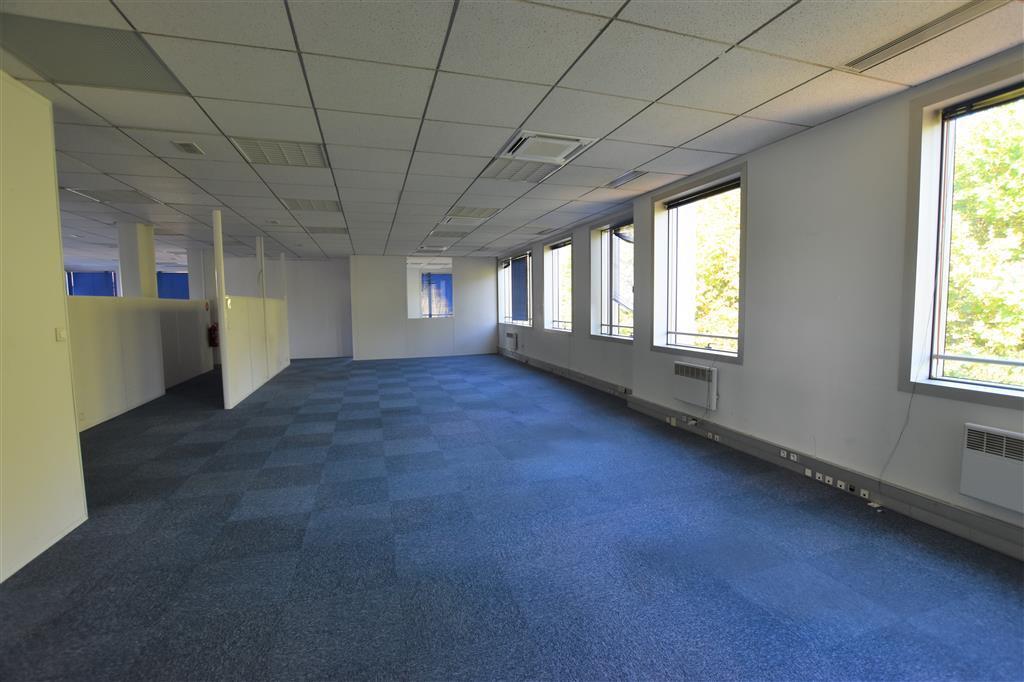 Office in Villepinte for sale Building Photo- Image 1 of 8