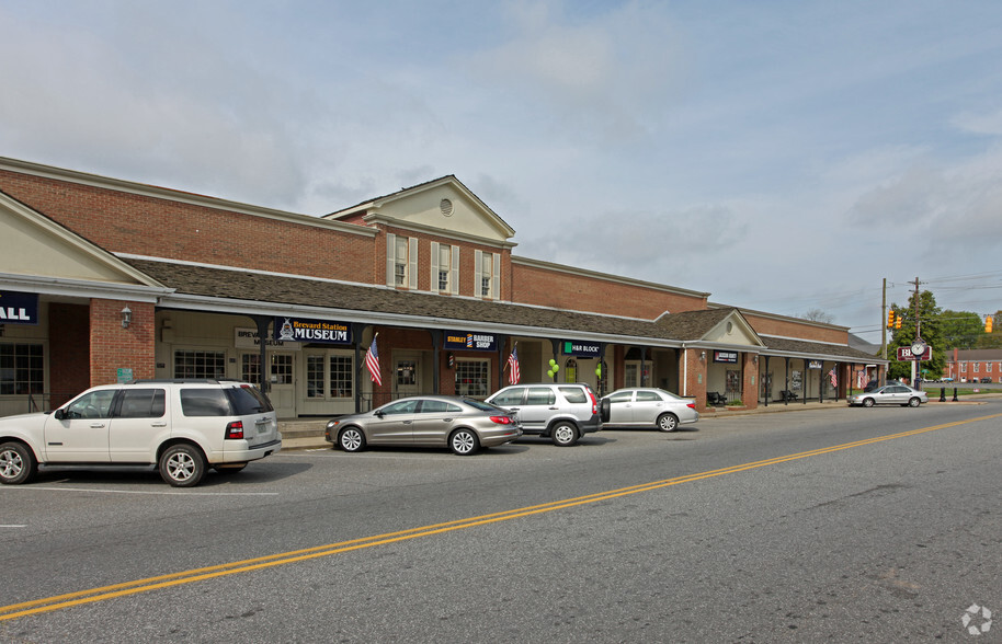 100-118 S Main St, Stanley, NC for lease - Building Photo - Image 2 of 7