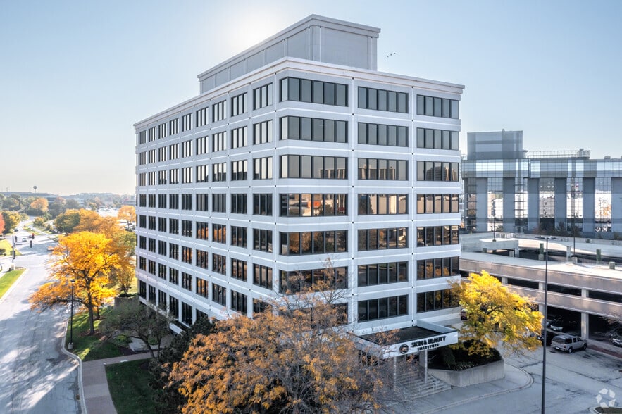 2-564 Oakbrook Ctr, Oak Brook, IL for lease - Building Photo - Image 2 of 9