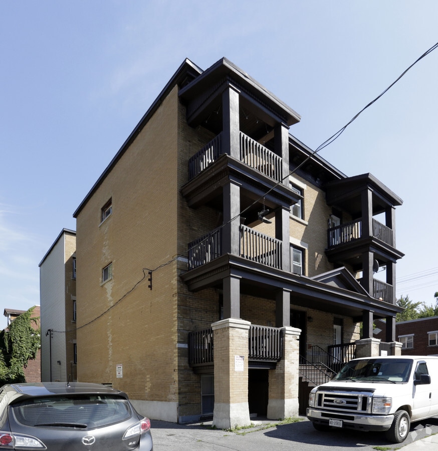 395 Chapel St, Ottawa, ON K1N 7Z5