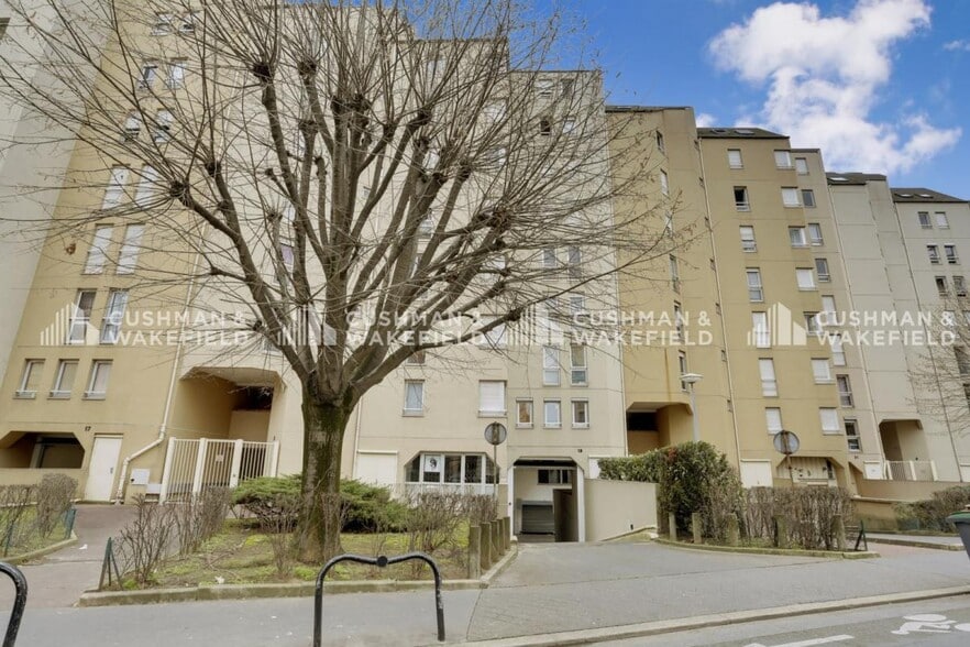 23 Rue Pierre Curie, Courbevoie for lease - Building Photo - Image 2 of 5
