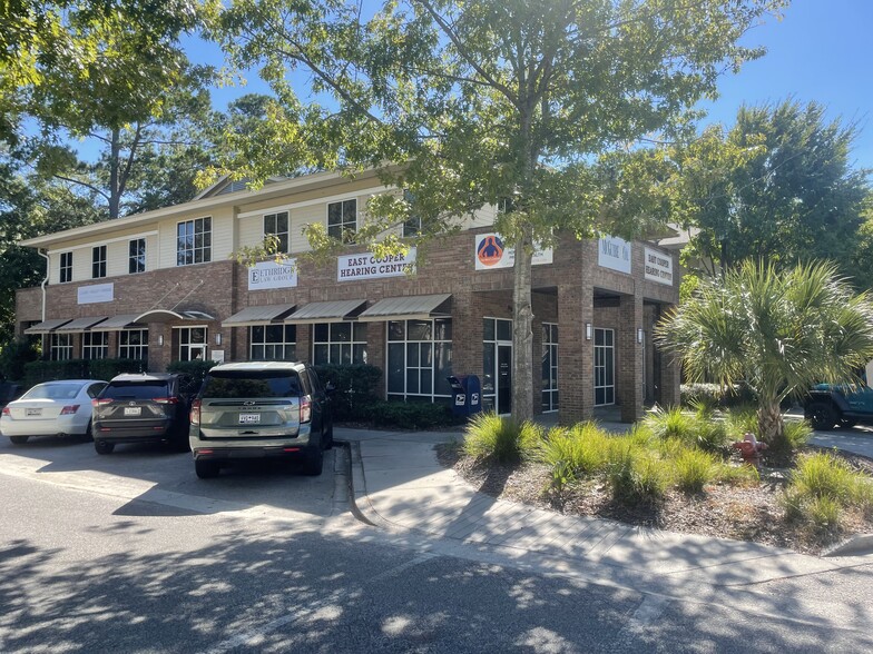 1100 Queensborough Blvd, Mount Pleasant, SC for lease - Building Photo - Image 2 of 13