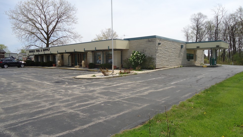 19667 W Main St, Lannon, WI for sale - Building Photo - Image 1 of 1