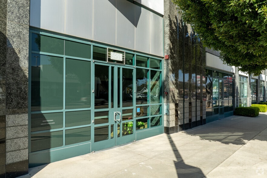 5055 Wilshire Blvd, Los Angeles, CA for lease - Building Photo - Image 3 of 12