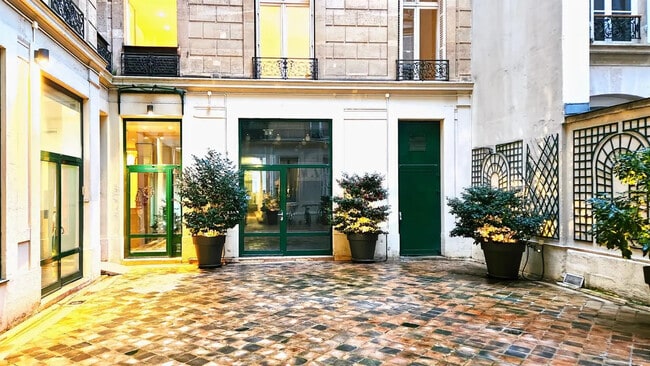 Location Bureaux 277 m²