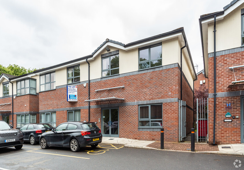 1-7 Bridge Hall Ln, Bury for sale - Primary Photo - Image 1 of 1