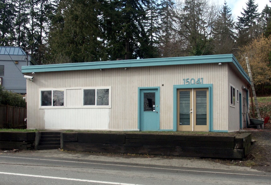 15041 Bothell Way NE, Lake Forest Park, WA for lease - Building Photo - Image 2 of 4