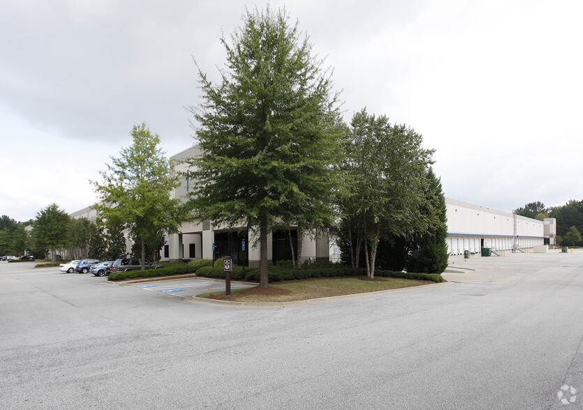 5800 Plummer Rd, Atlanta, GA for lease - Building Photo - Image 1 of 6