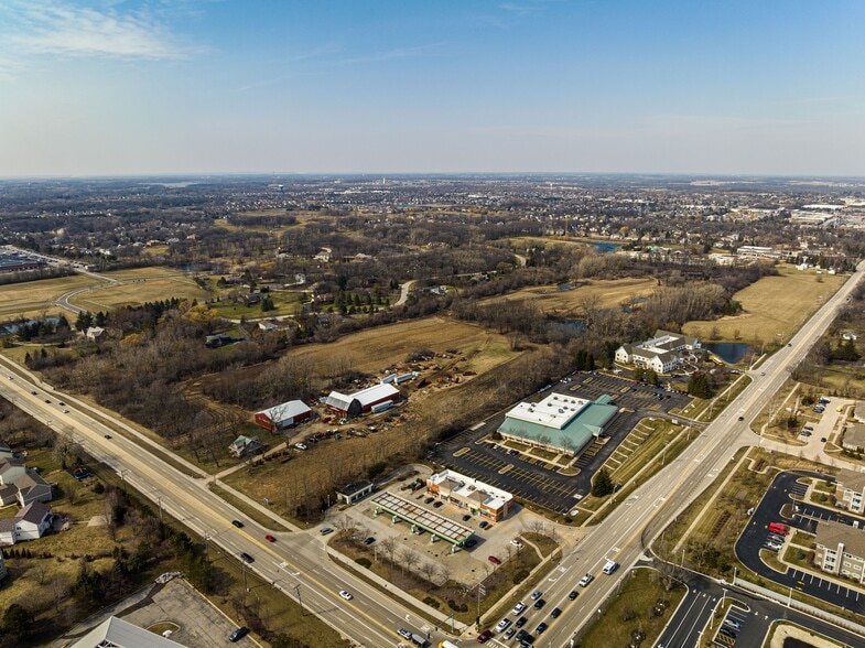 0 Hunt Club Rd, Gurnee, IL for sale - Building Photo - Image 1 of 2