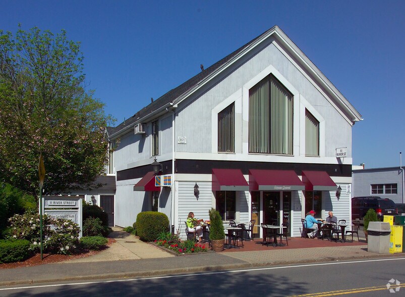 11 River St, Wellesley, MA for sale - Primary Photo - Image 1 of 1