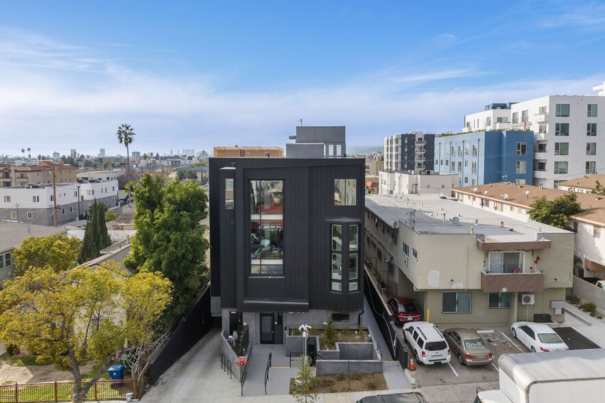 641 N Hobart Blvd, Los Angeles, CA for sale - Building Photo - Image 2 of 30