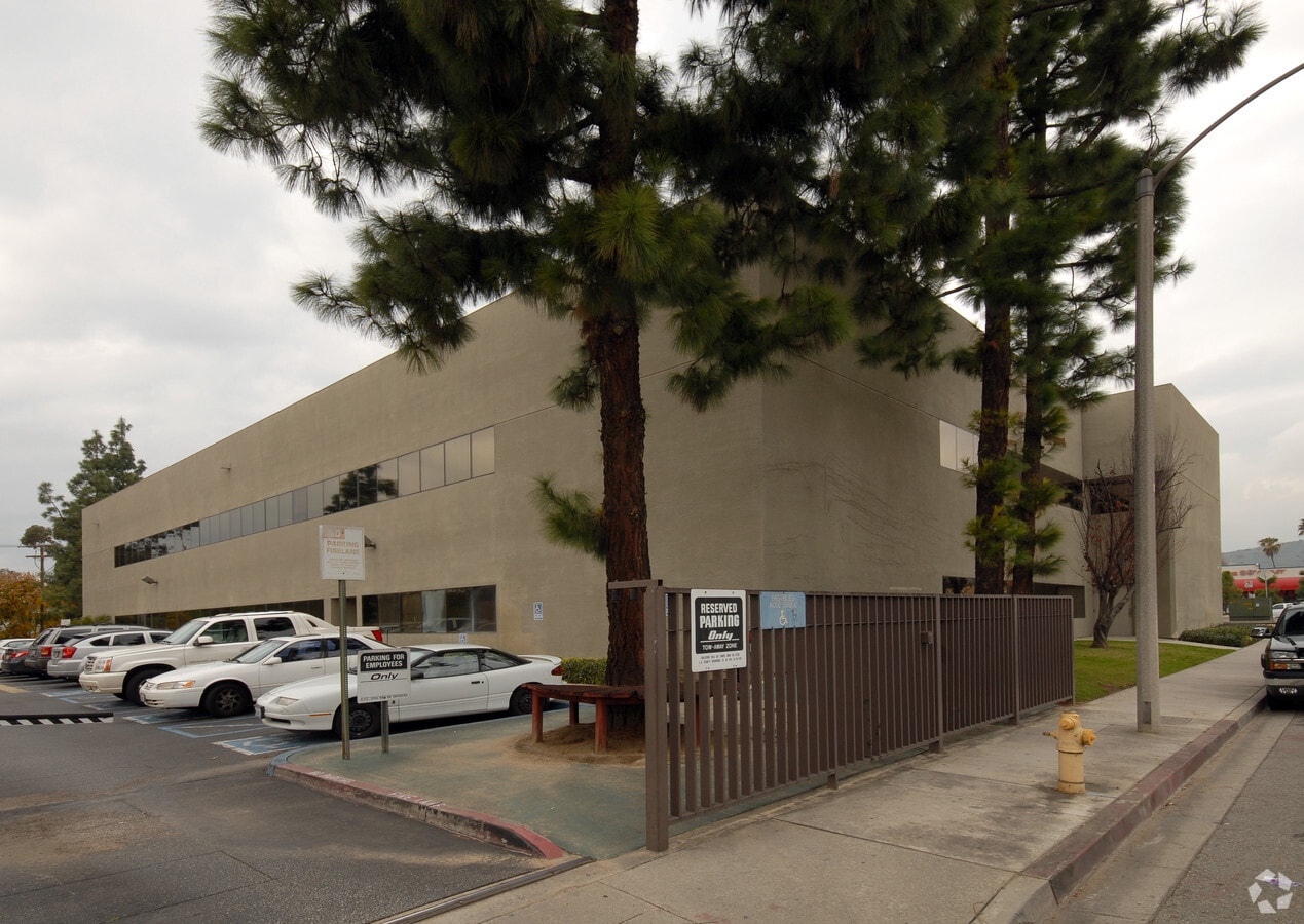 2040 W Holt Ave, Pomona, CA 91768 Property Record