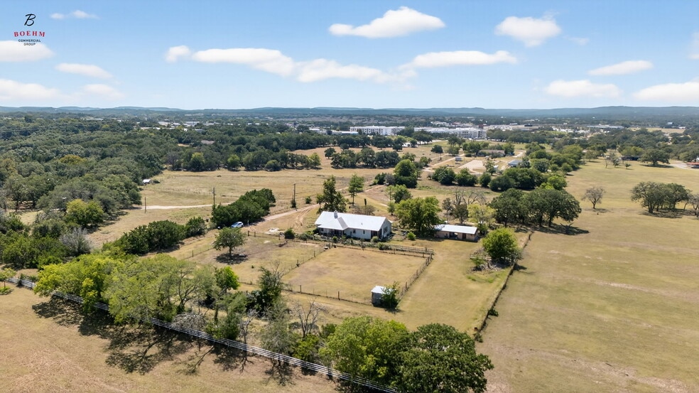 29470 Old Fredericksburg Rd, Boerne, TX for sale - Building Photo - Image 3 of 41