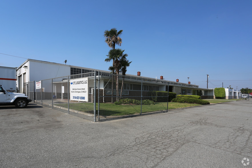 2966 E Victoria St, Compton, CA for lease - Primary Photo - Image 1 of 10