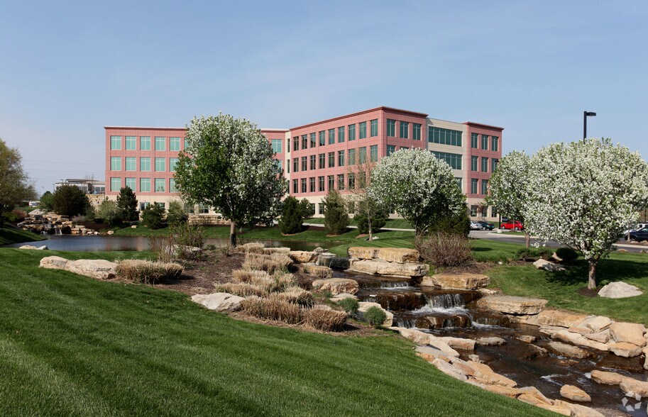 9755 Ridge Dr, Lenexa, KS for sale - Building Photo - Image 1 of 1